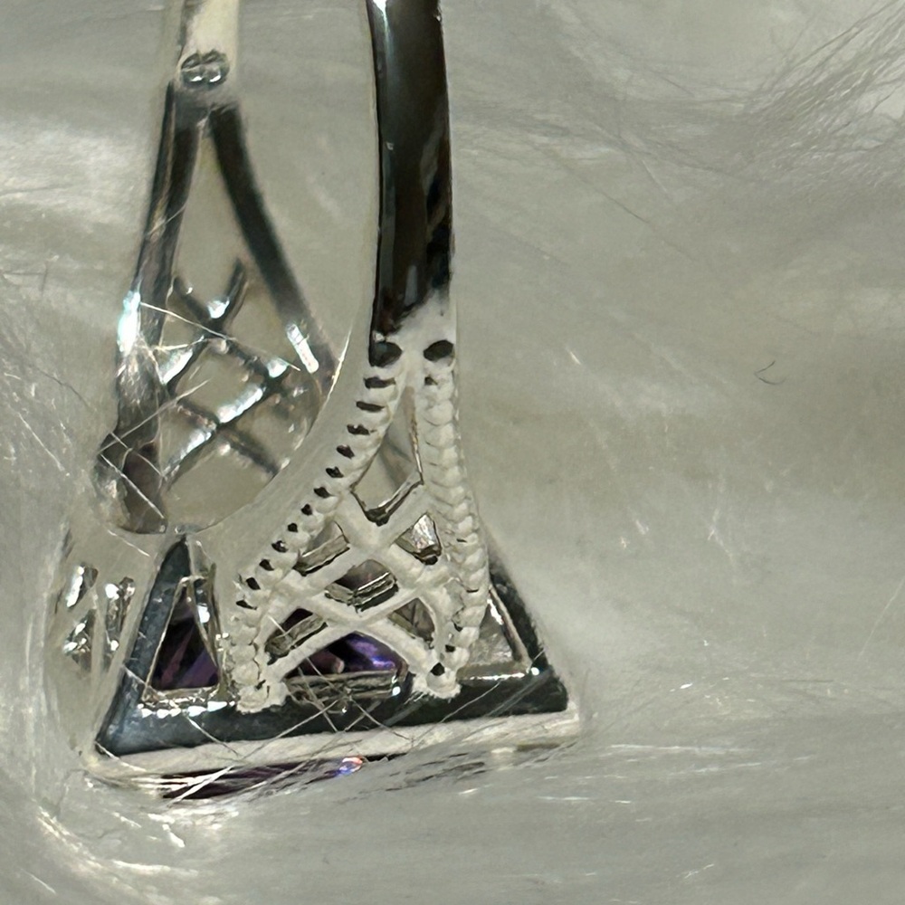 Elegant Purple and Silver Ring - Picture 6 of 10